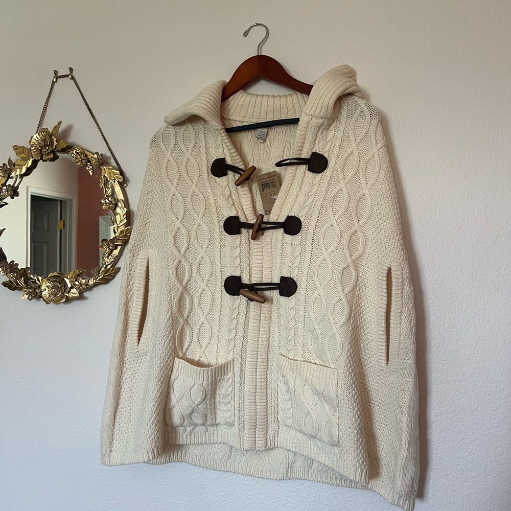 Lucky Brand Cable Knit Poncho Cape fisherman Irish toggle cable cream white wool